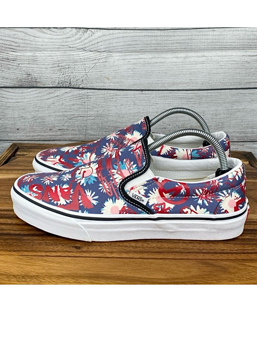 Vans Classic Slip On Navy Red Floral Print Sneaker Women’s Shoe Size 10.5